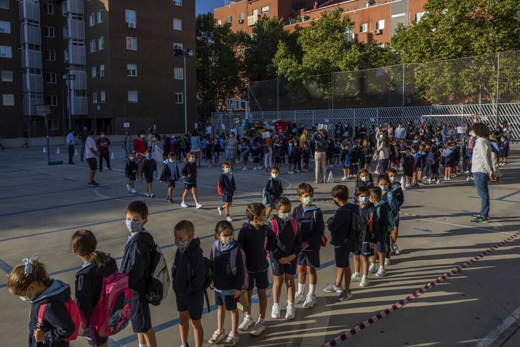 APTOPIX Virus Outbreak Spain Schools